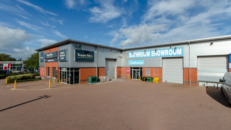 TO LET: Trade Counter Unit