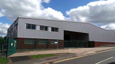 TO LET: Refurbished Industrial Warehouse Unit With Brand New Roof Covering And Secure Gated Yard