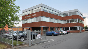 TO LET: Prime first floor self-contained office suite