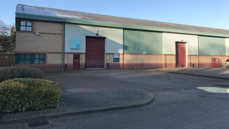 TO LET: Modern Industrial Warehouse Unit
