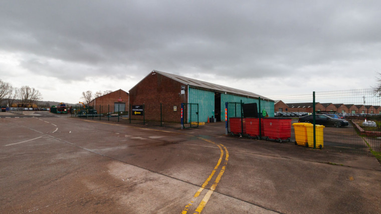 TO LET: Industrial / Warehouse Unit