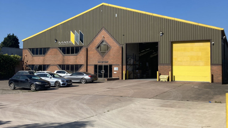 TO LET: Warehouse / Industrial Unit