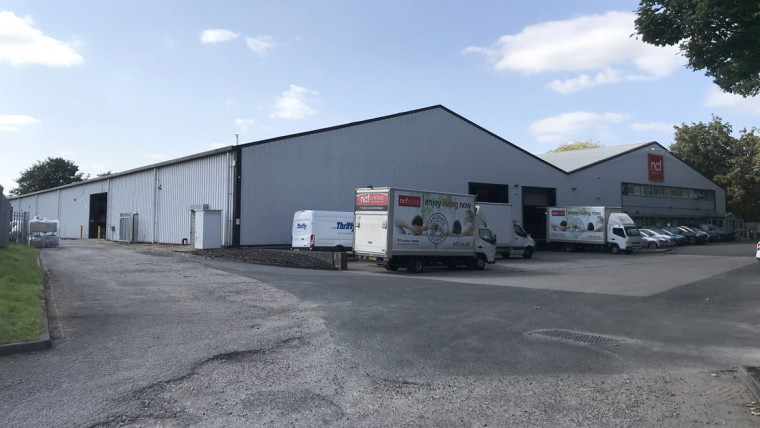 TO LET: Detached Self-Contained Warehouse