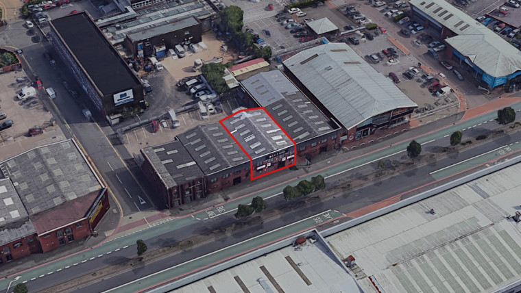 TO LET: Industrial Warehouse Unit