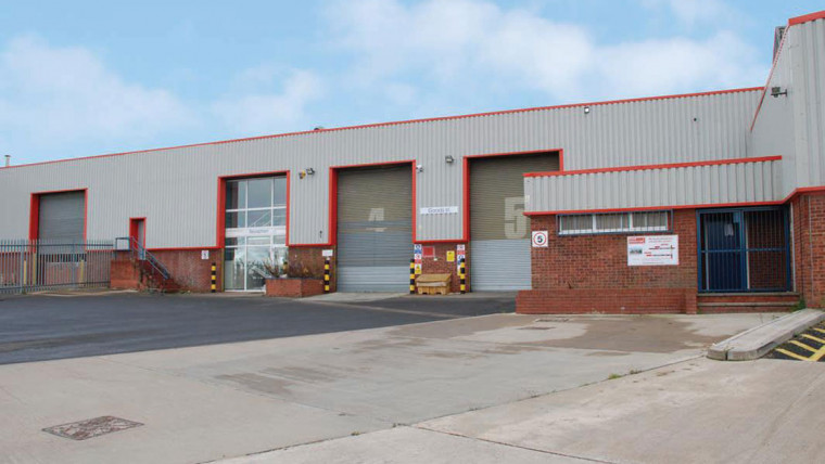 TO LET: Modern Industrial Warehouse