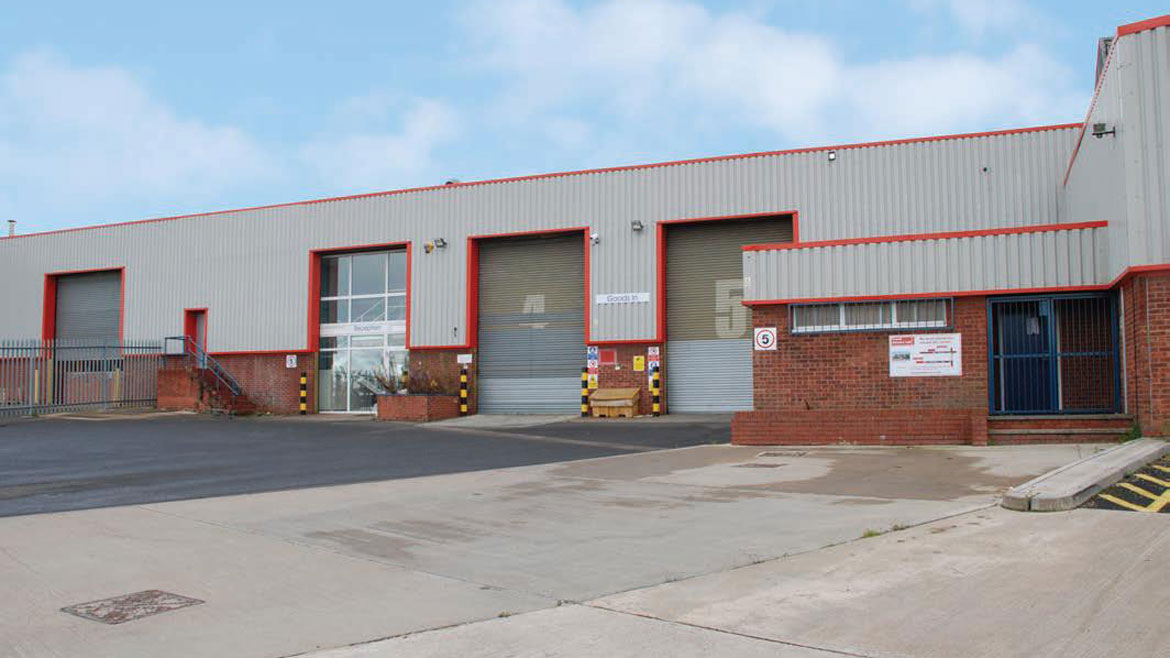 TO LET: Modern Industrial Warehouse