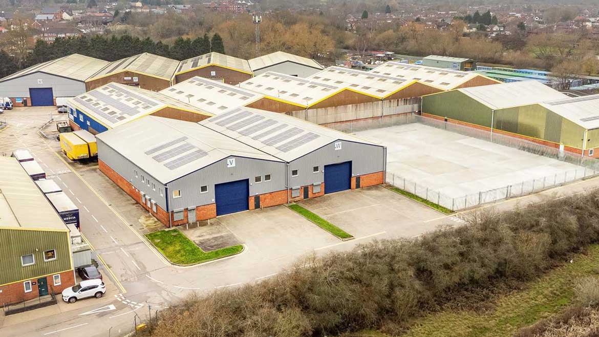 TO LET: Modern detached warehouse with offices and c 0.5 acre secure yard