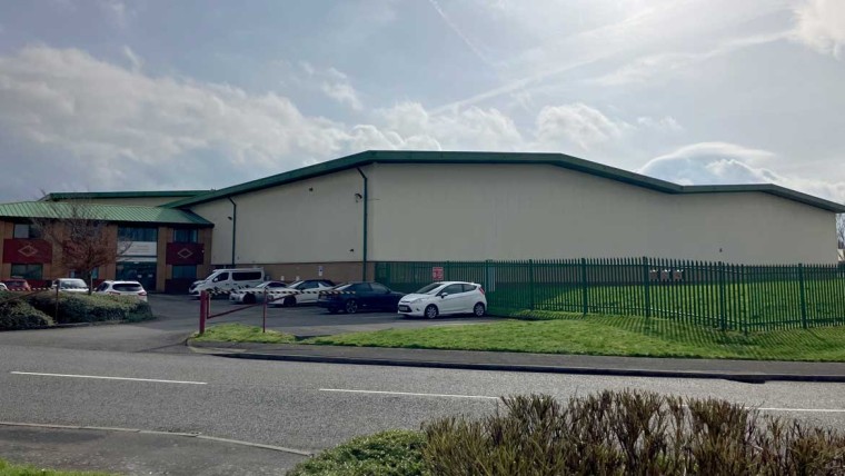 TO LET: Modern Industrial / Warehouse With Private Gated Service Yard